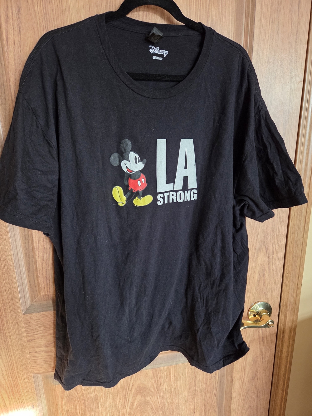 Disney Mickey 'LA Strong' Black Graphic Tee In Size 2XL